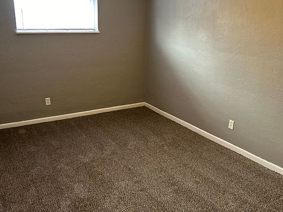3rd image of 1058 Forest Ct APT 4