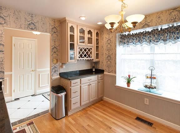 3rd image of 8213 Stationhouse Ct