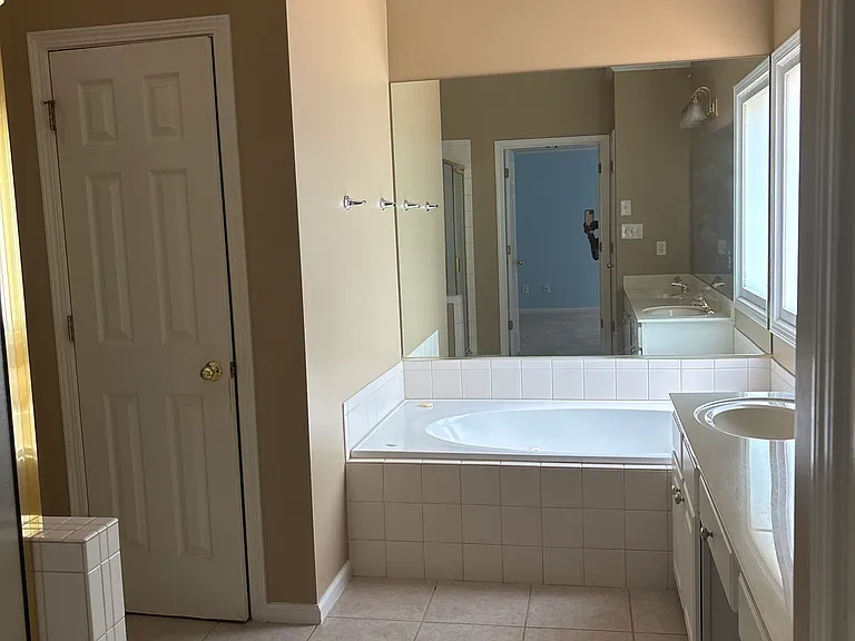 3245 Ambergrove Trce #3245 — Photo 8