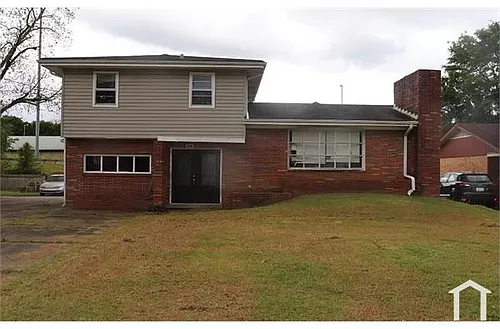 3437 Suwanee Dr Photo 1