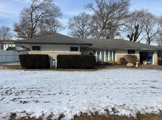 75 Ryder Ave, North Babylon, NY 11703