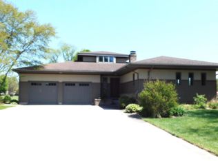 555 N Washington Street, Spring Green, WI 53588