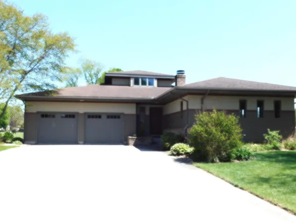 555 N Washington Street, Spring Green, WI 53588
