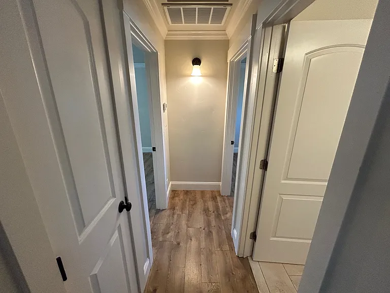 817 York St — Photo 7