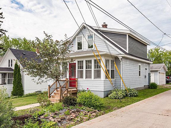 2nd image of 1013 N 10th Ave E