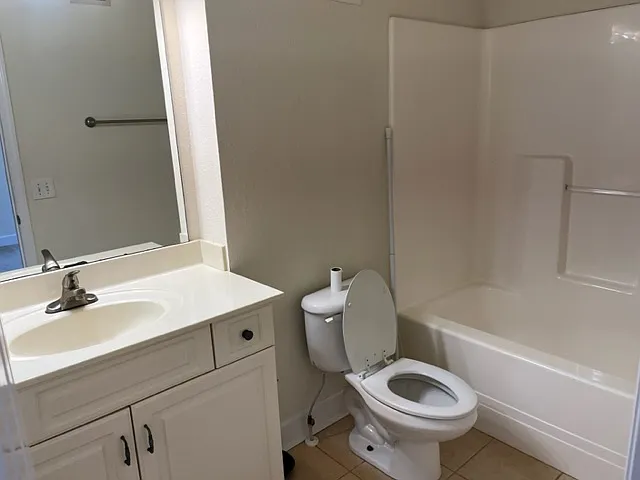 802 E Main St #33 — Photo 6