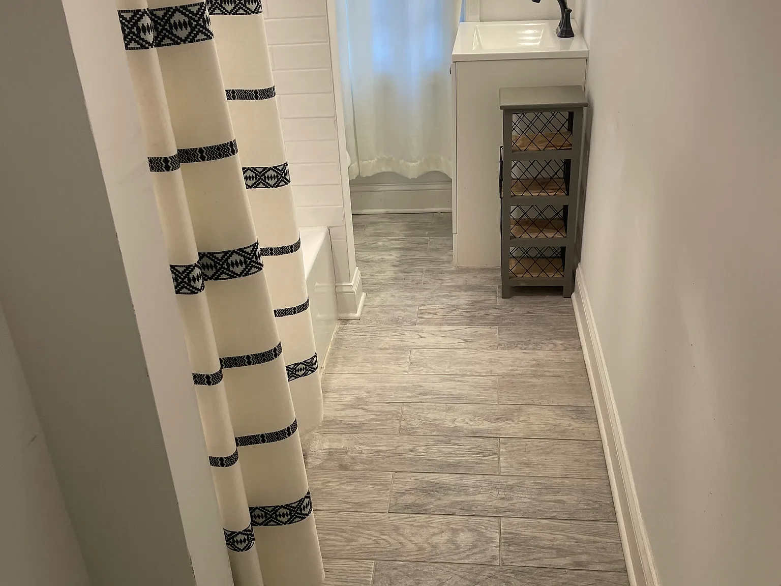 2 bed, 750 sqft, $1,600 — Photo 3