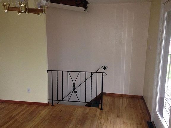 2nd image of 4029 Crestwood Dr