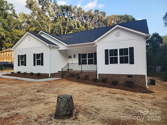 3rd image of 854 Hillcroft Pl