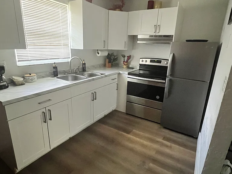 228 NW 9th Ave — Photo 6