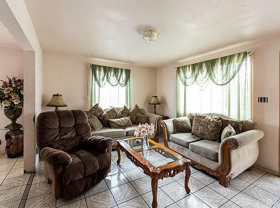 2nd image of 1036 N Wilmington Blvd