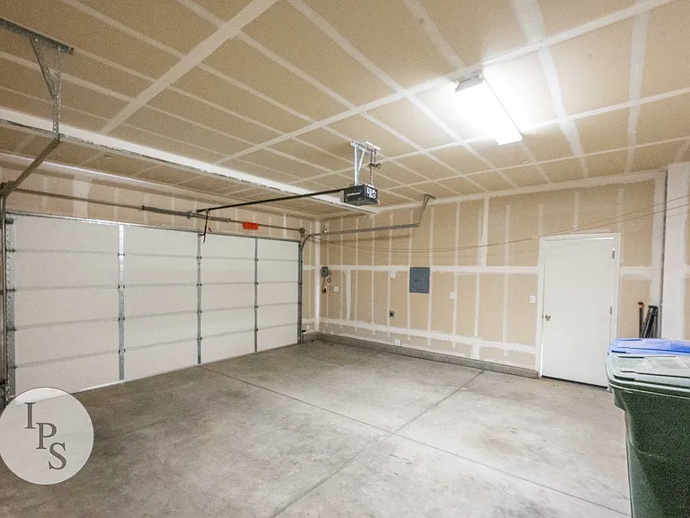 3611 Lansing Ave — Photo 37
