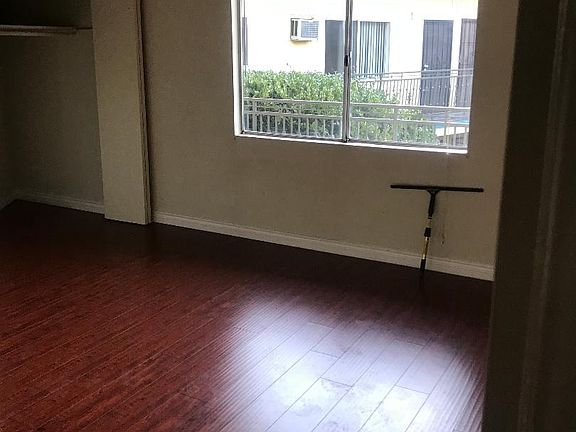 5th image of 10840 Bluffside Dr APT 12
