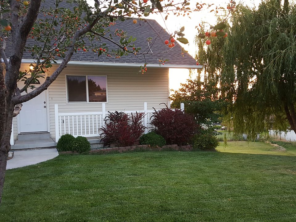 1st image of 144 Rosewood Dr