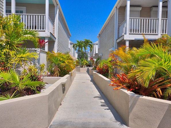 1075 Duval St #28