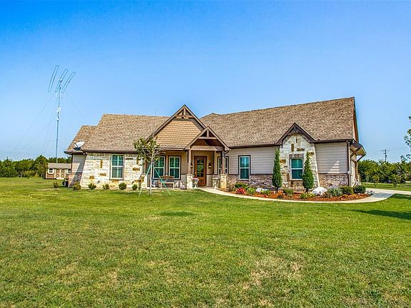 2nd image of 130 Pecan Hollow Cir
