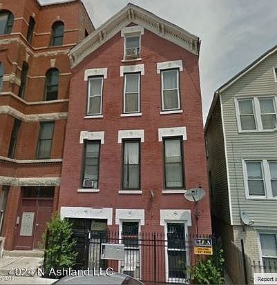 2nd image of 1522 W Augusta Blvd #3R