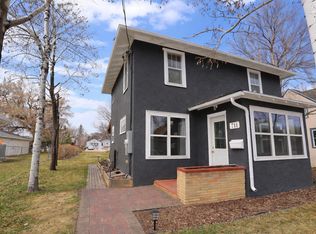 711 10th St NW, Minot, ND 58703