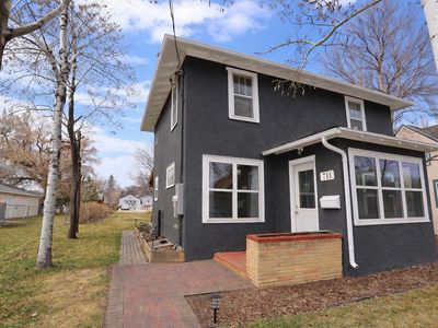 711 10th St NW, Minot, ND, 58703