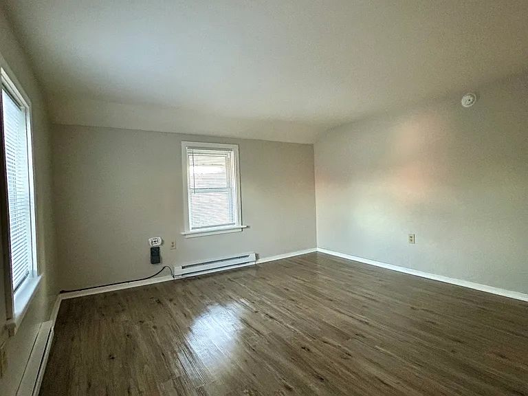 104 North St #B — Photo 5