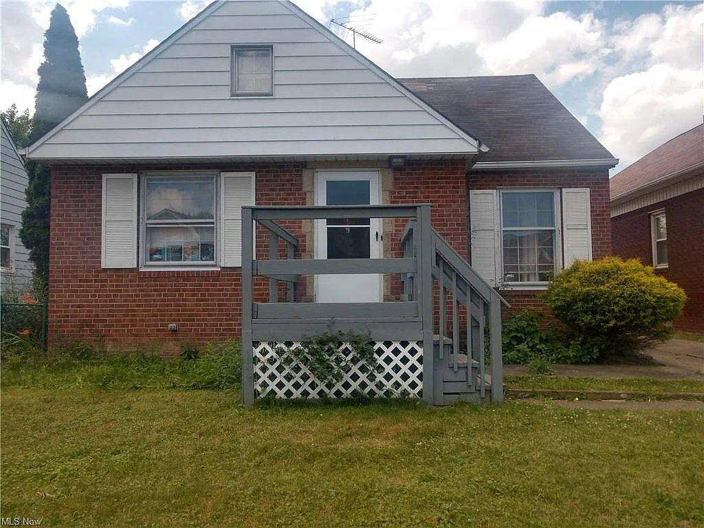 3 Bedroom Home with AC and 2-Car Detached Garage in Garfield Heights (Welcome Section 8) — Photo 1