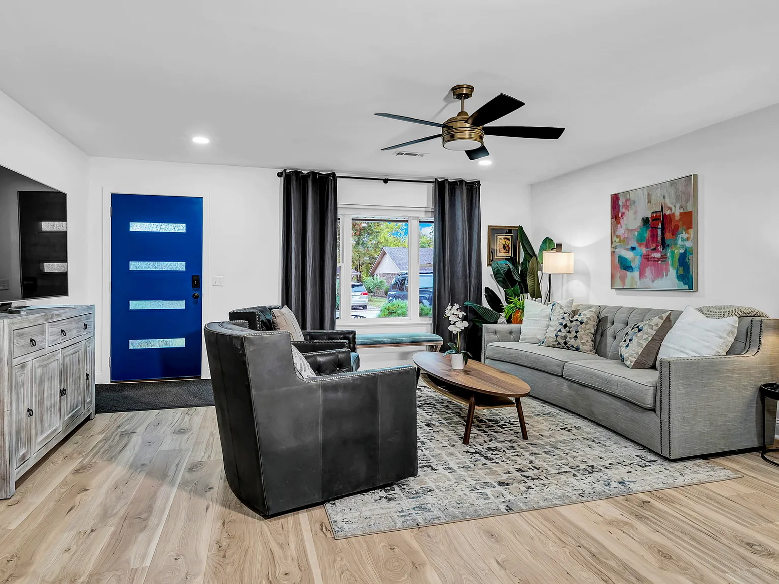4 bed, 2264 sqft, $3,350 — Photo 4