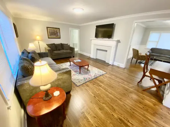 6326 Park South Dr, Charlotte, NC 28210