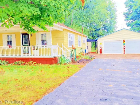 5104 Chesaning Rd, Chesaning, MI 48616