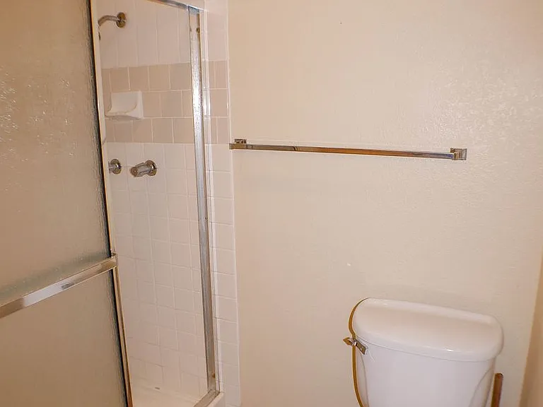 4345 Rialto St — Photo 40