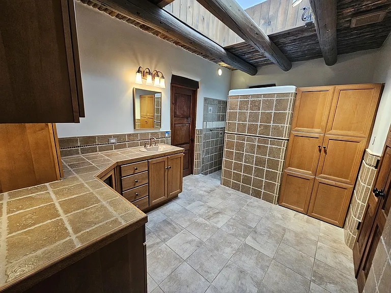 1306 Lejano Ln — Photo 32