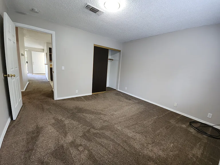 55 Mina Ave #D — Photo 9