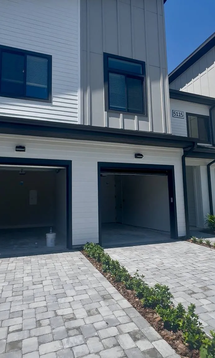 5200 W Tyson Ave in Tampa, FL 33611 — Photo 2