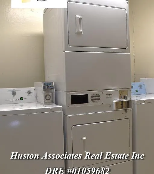 404 W Oak St #2 — Photo 7