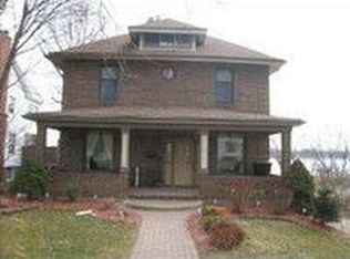 2903 Riverside Dr, Trenton, MI 48183