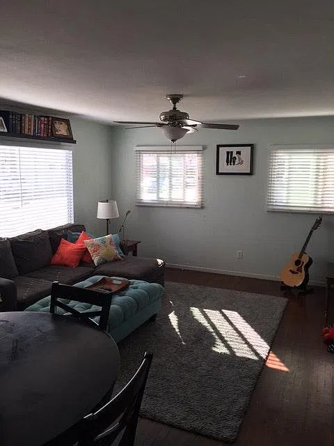 2 bed, 1000 sqft, $4,200 — Photo 3