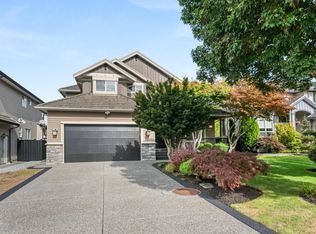 18667 63a Ave, Surrey, BC V3S 8N1