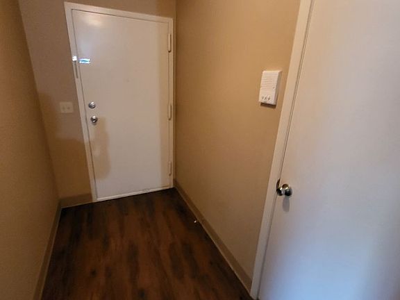 2nd image of 8500 Granville Pkwy #5-517