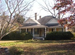 655 Hampton St, Elloree, SC 29047