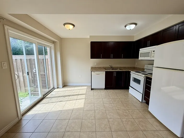 204 Alva St #20 — Photo 8
