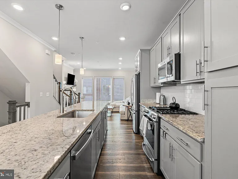 8156 Tompkins St — Photo 15