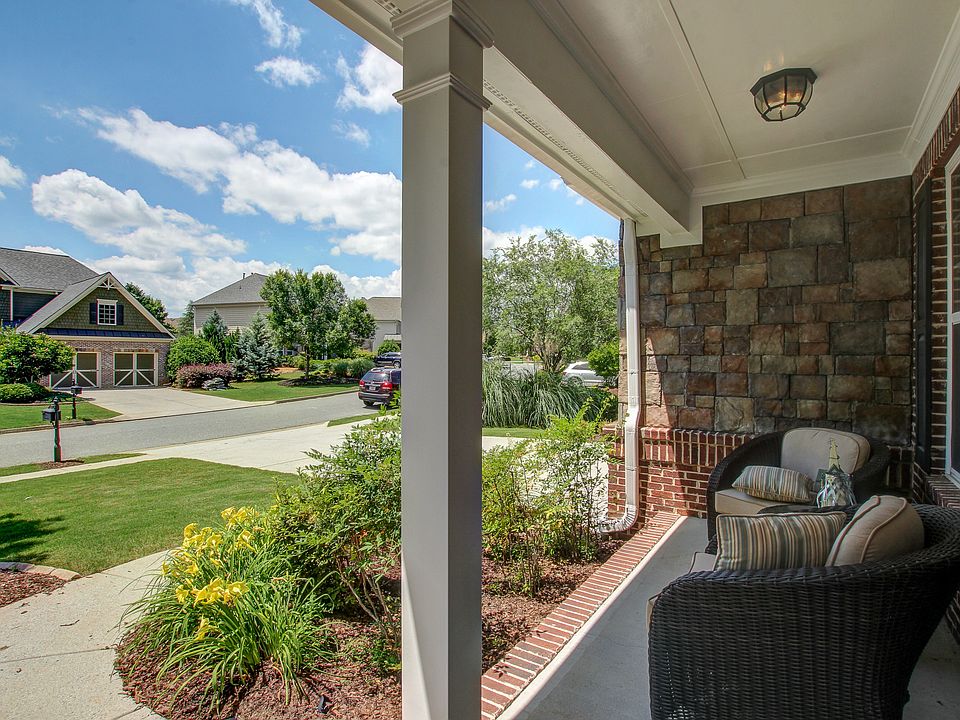 1st image of 108 Northbrooke Trce