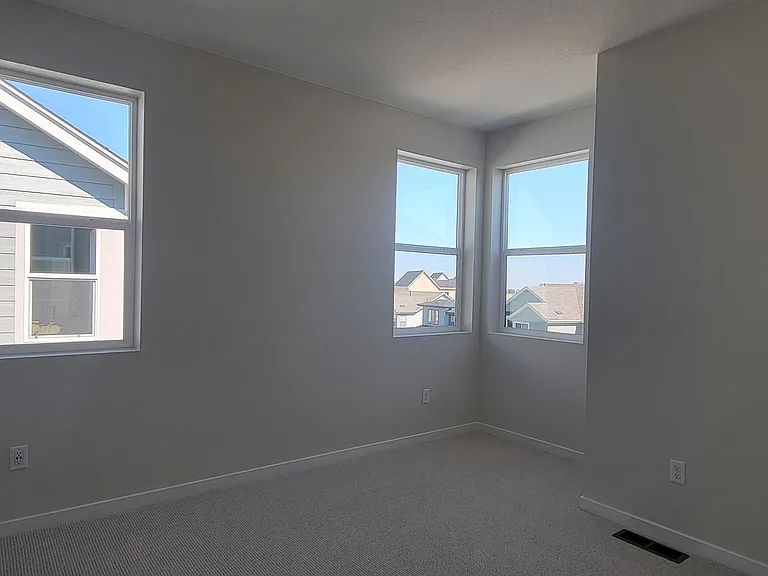 11732 Amplify Cir — Photo 25