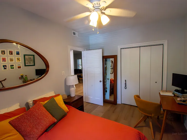 1303 W Roscoe St #2 — Photo 13