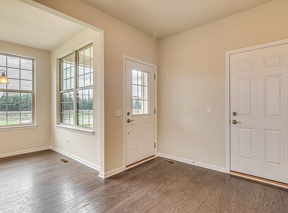 3rd image of 251 Belmont Dr