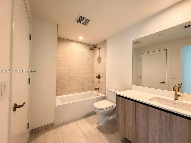 77 SE 5th St #1903 — Photo 15