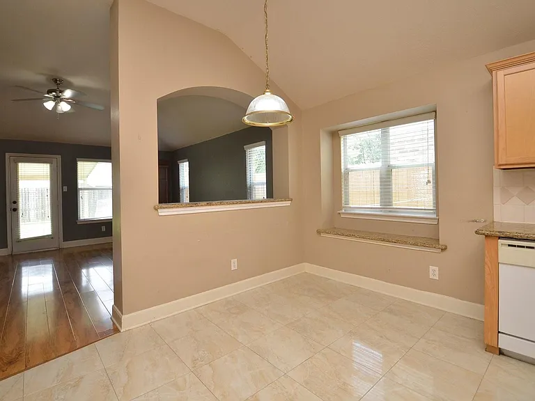4510 Regal Dr — Photo 9