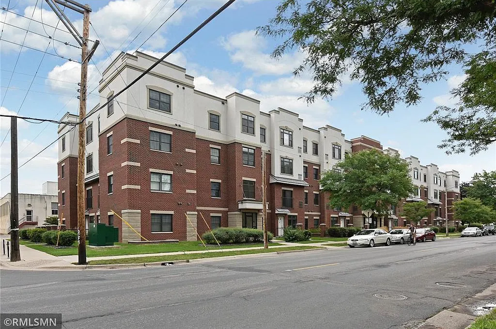 3 bed, 2.0 bath, 1500 sqft, $2,098 — Photo 1
