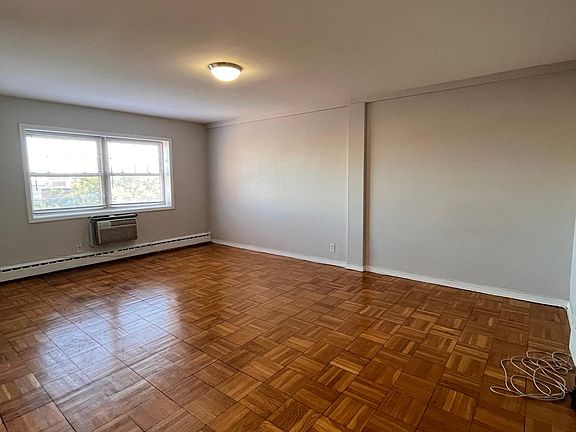 3rd image of 31 Duncan Ave #7F