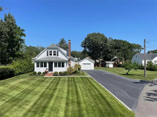 24 Pegs Lane, Riverhead, NY 11901