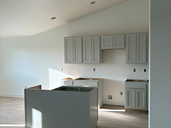 2nd image of 2505 Heathrow Ave